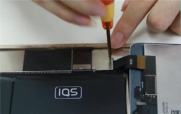 iPad中拆电池具体操作步骤