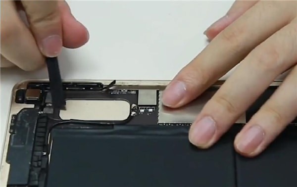iPad中拆电池具体操作步骤
