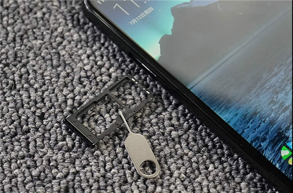 诺基亚x5中安装手机卡操作步骤介绍