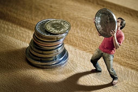暴力催收属于敲诈吗?暴力催收是否属于敲诈?