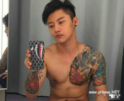 贷款你被眼前的诱惑蒙蔽双眼了吗？露腹肌猛男竟是女儿身！