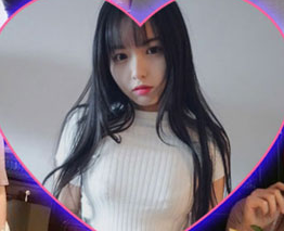 陌交聊天软件广告粉色衣服美女是谁 陌交广告粉色衣服美女资料