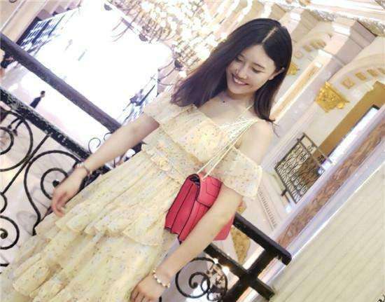 天价陪练每小时520元，知名主播阿怡网友们请的起吗！