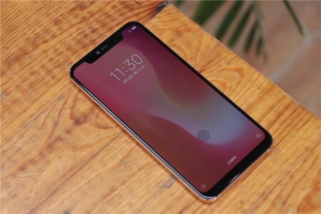 小米8屏幕指纹版值得购买吗？性价比全面分析