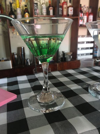 抖音敬自己六瓶酒图片有哪些 敬六杯酒图片分享