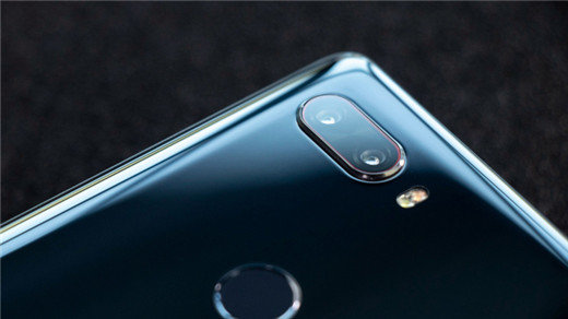 努比亚z18支持屏下指纹吗？解锁方式介绍