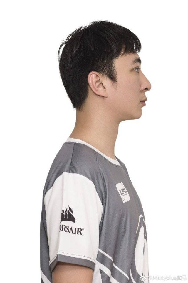 王思聪成为LPL职业选手是不是真的？王校长真的会上场比赛吗？