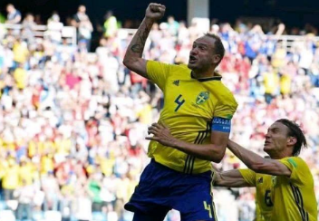 韩国剪刀脚怎么回事？俩次剪刀脚韩国踢得太脏了！