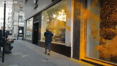 价值8亿的名画被泼土豆泥 国外环保组织快杀疯了