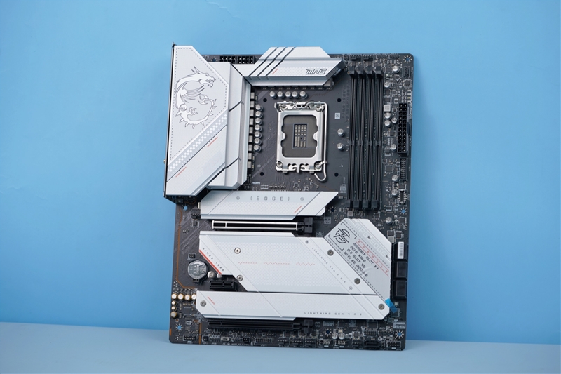 微星Z790 EDGE刀锋主板评测：自动超频为13900K怒提9%性能