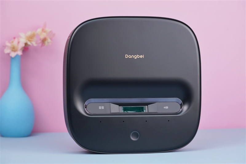 25厘米投超大屏！当贝U1超短焦激光投影仪评测