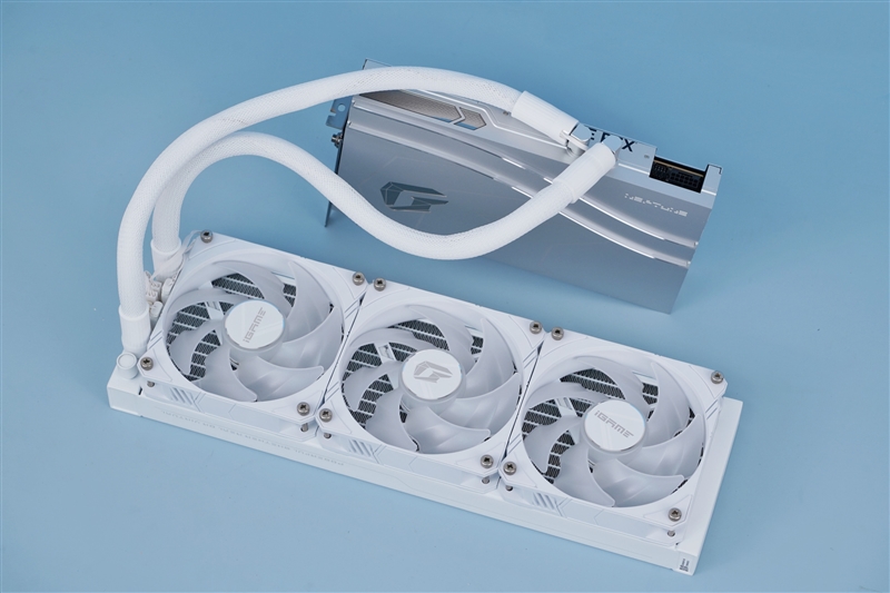 只有水冷才能镇压550W！七彩虹水神RTX 4090评测