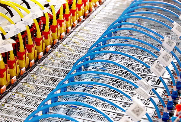 1200亿亿次每秒！阿里拿了个世界第一：1000卡并行