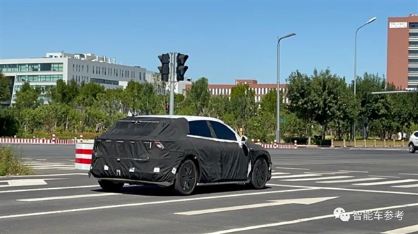 李彦宏的新车被堵到了