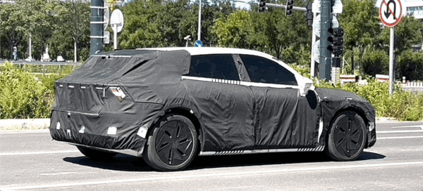 李彦宏的新车被堵到了