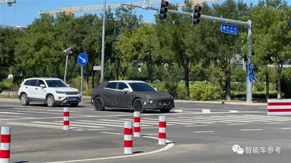 李彦宏的新车被堵到了