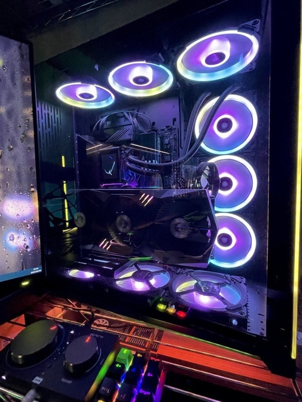 买RTX 40显卡还是游戏主机？算笔账后全明白了