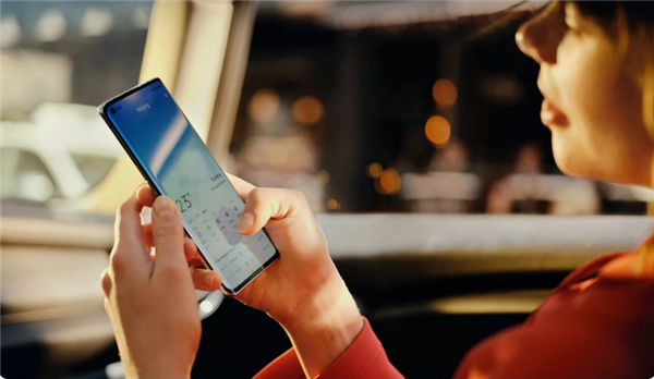 手机卡顿顽疾被它解决了：18个应用常驻后台无压力