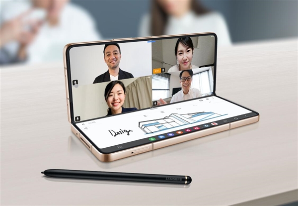 三星W23发布：采用腕表级工艺打造的奢华旗舰 15999元