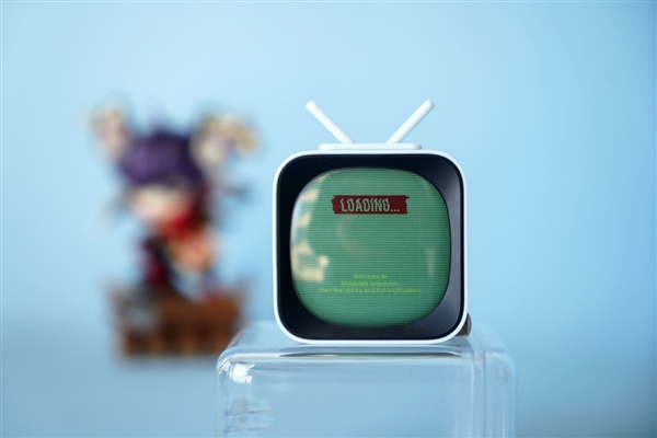 酷似一台小电视！魅族PANDAER 40W双USB充电器图赏