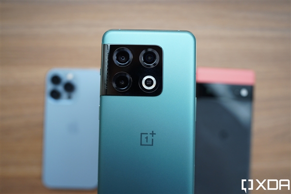 性价比最高的16GB内存手机推出限定版：灯厂雷蛇参与打造