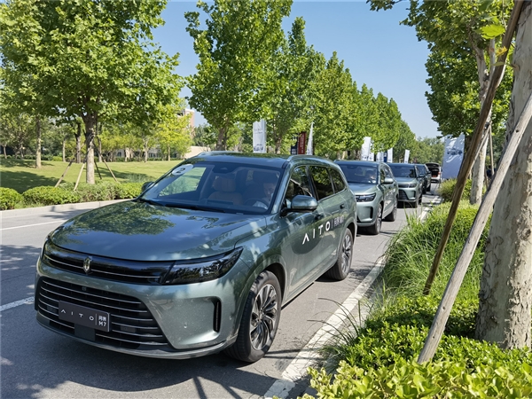 新能源降价潮要来了 特斯拉打响第一枪：问界也开始便宜卖