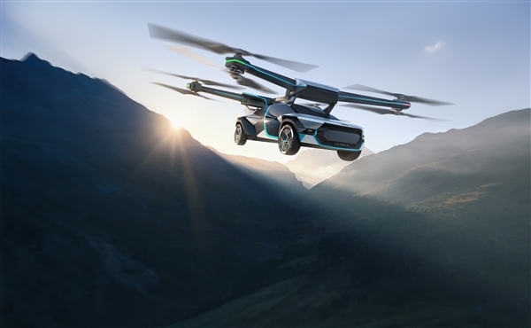 小鹏全新飞行汽车亮相：方向盘操控 地上能跑天上能飞