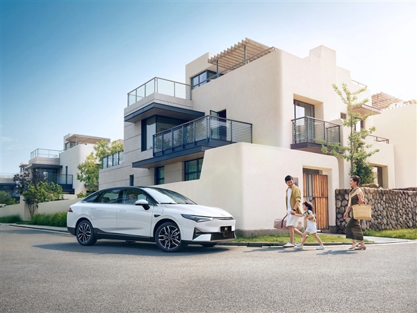 超越特斯拉！小鹏城市NGP广州全量开放：比老司机还会开