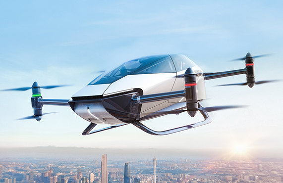 谭咏麟晒与国产飞行汽车合照 直呼好想试坐 高管回应