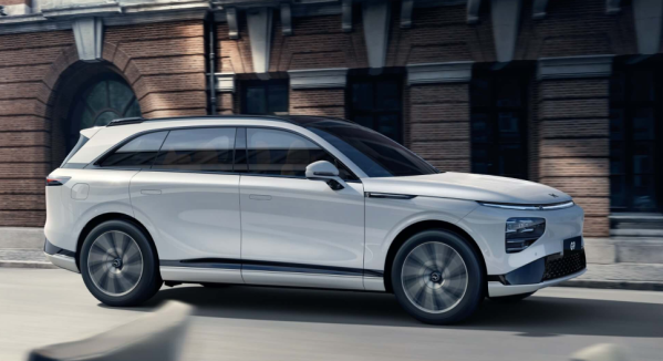 小鹏汽车：突然掉队了