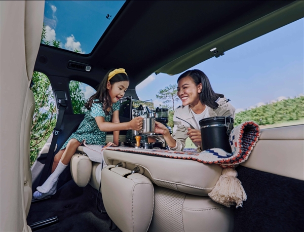 满油满电能跑1100公里！理想L8登场：35.98万起