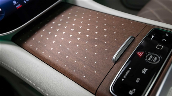 最远590km 奔驰全新纯电SUV亮相：买它特斯拉销售不敢嘲讽