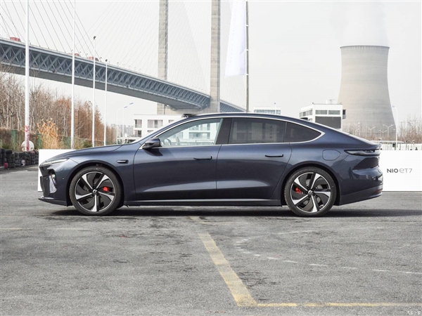 宝马3系平替 蔚来造出来了？