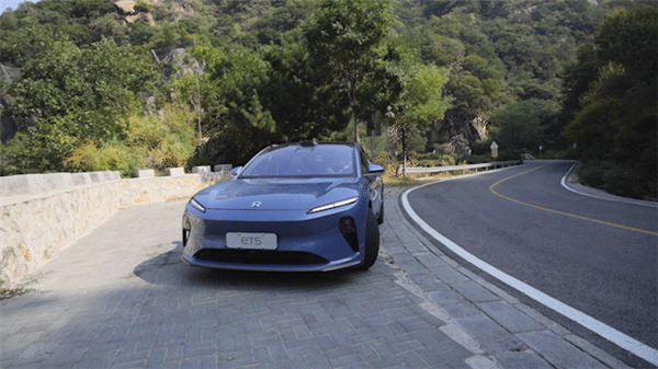 宝马3系平替 蔚来造出来了？