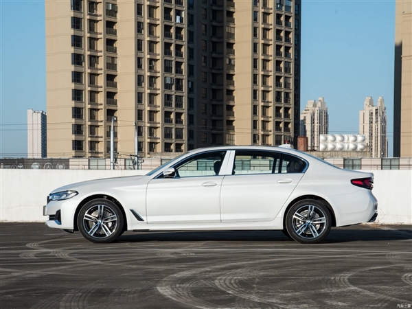 宝马3系平替 蔚来造出来了？