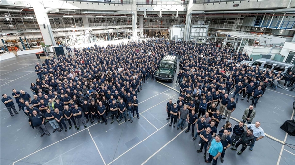 用上宝马发动机！石油化工公司造车：经典“路虎卫士”复活