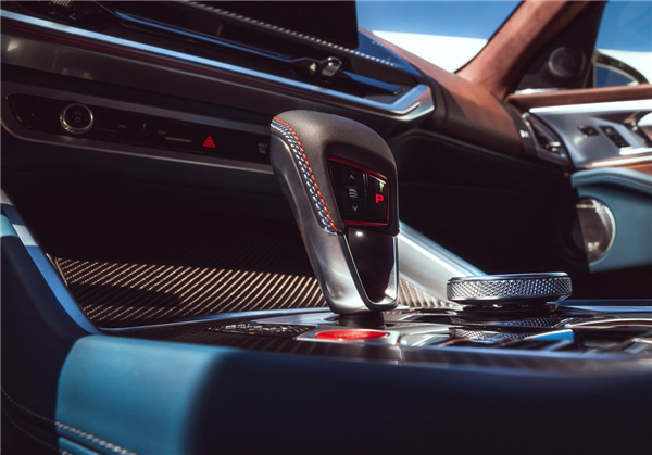 中国市场卖236万！宝马旗舰SUV XM发布：4.4T V8插混装车