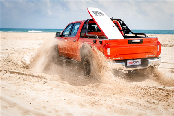 惊呆福特一整年！2023款福田大将军下线：10多万开“猛禽”