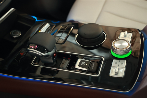 惊呆福特一整年！2023款福田大将军下线：10多万开“猛禽”