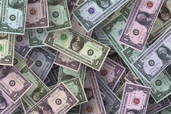 在苹果最肥差事上干了10年 他卷走1个多亿：下场很惨