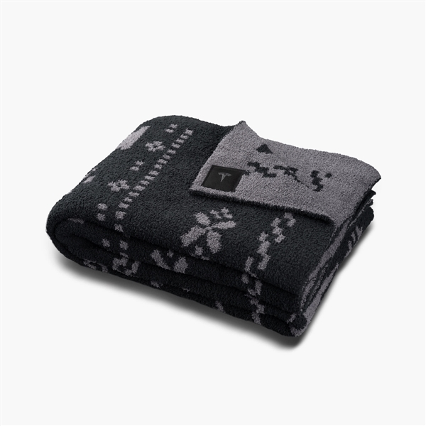 特斯拉推出圣诞毛衣：约473元、一分钟售罄