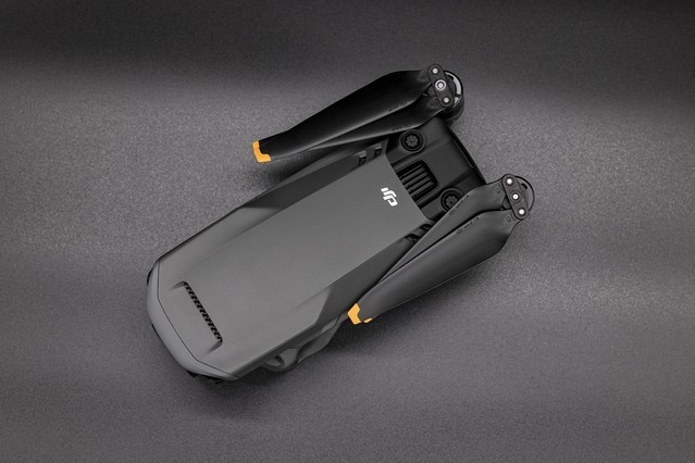 大疆新款无人机Mavic 3 Classic评测：性价比更高了