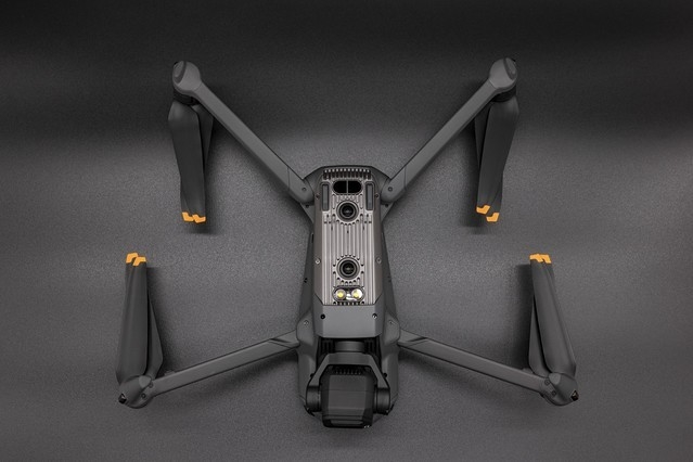 大疆新款无人机Mavic 3 Classic评测：性价比更高了