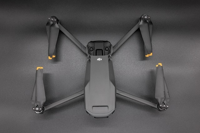 大疆新款无人机Mavic 3 Classic评测：性价比更高了