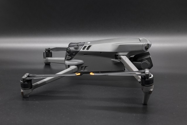 大疆新款无人机Mavic 3 Classic评测：性价比更高了