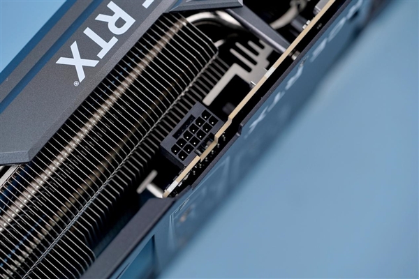 RTX 4090惨烈翻车频频烧毁：一招完美搞定