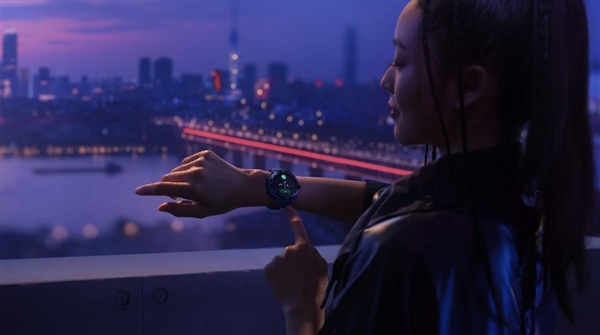 华为发布可换壳智能潮表：不止一块表 更是100款表