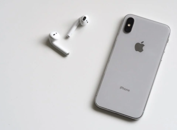 破我防是吧？网友列举苹果手机23大“罪状” 太真实了