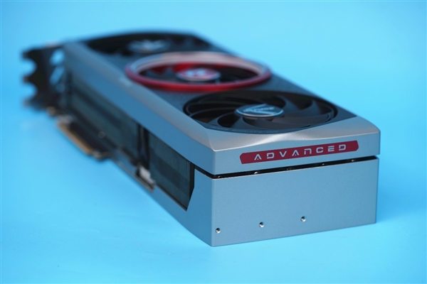 新一代游戏利器！七彩虹iGame RTX 4080 Advanced OC图赏