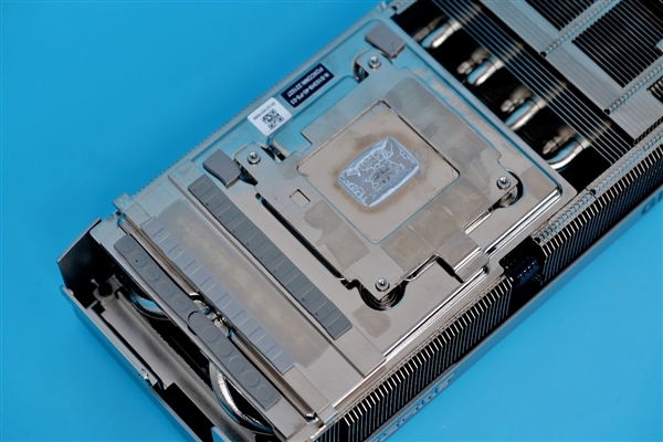 新一代游戏利器！七彩虹iGame RTX 4080 Advanced OC图赏